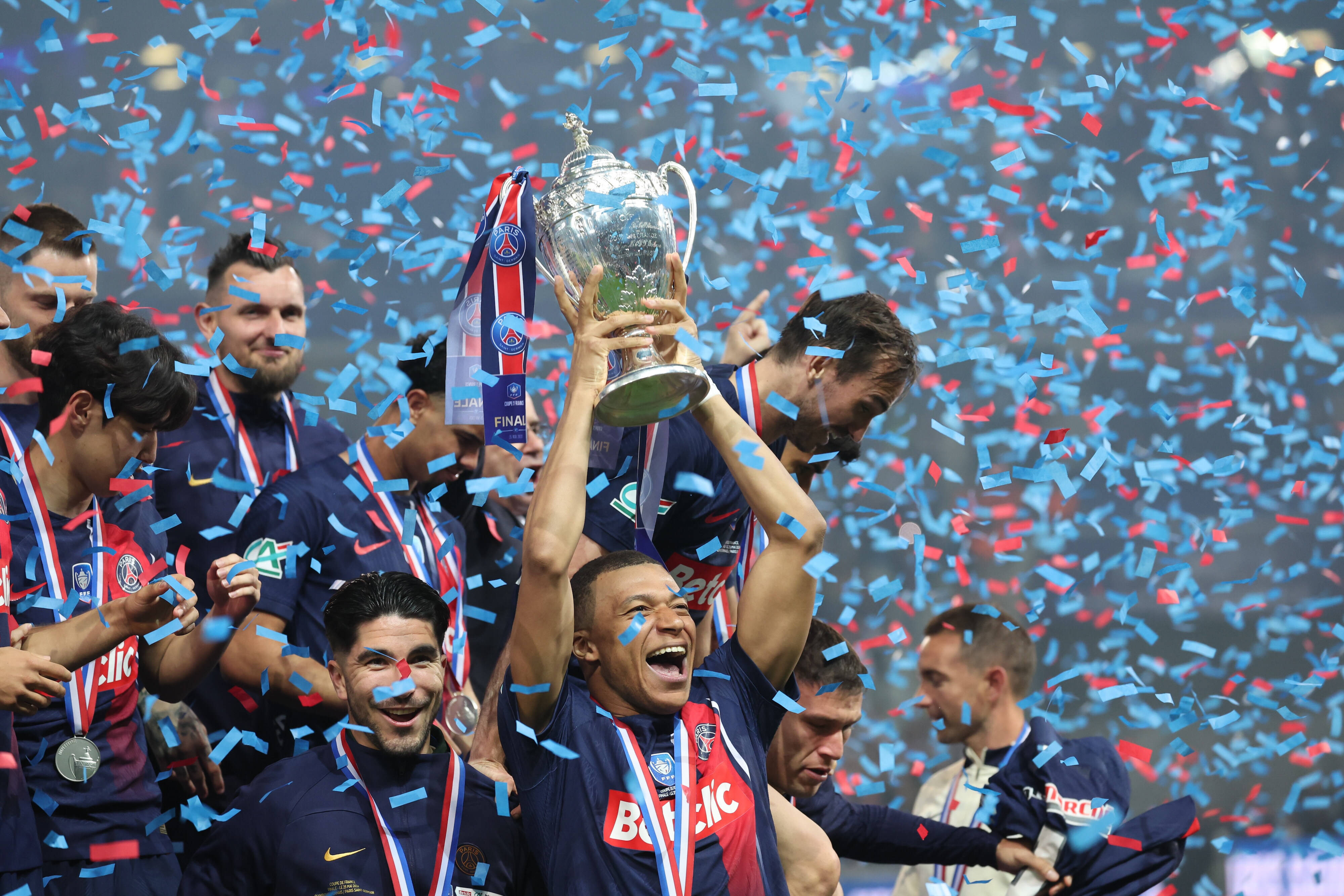 巴黎圣日耳曼主场战平曼城,晋级难度加大 巴黎圣日耳曼主场战平曼城,晋级难度加大