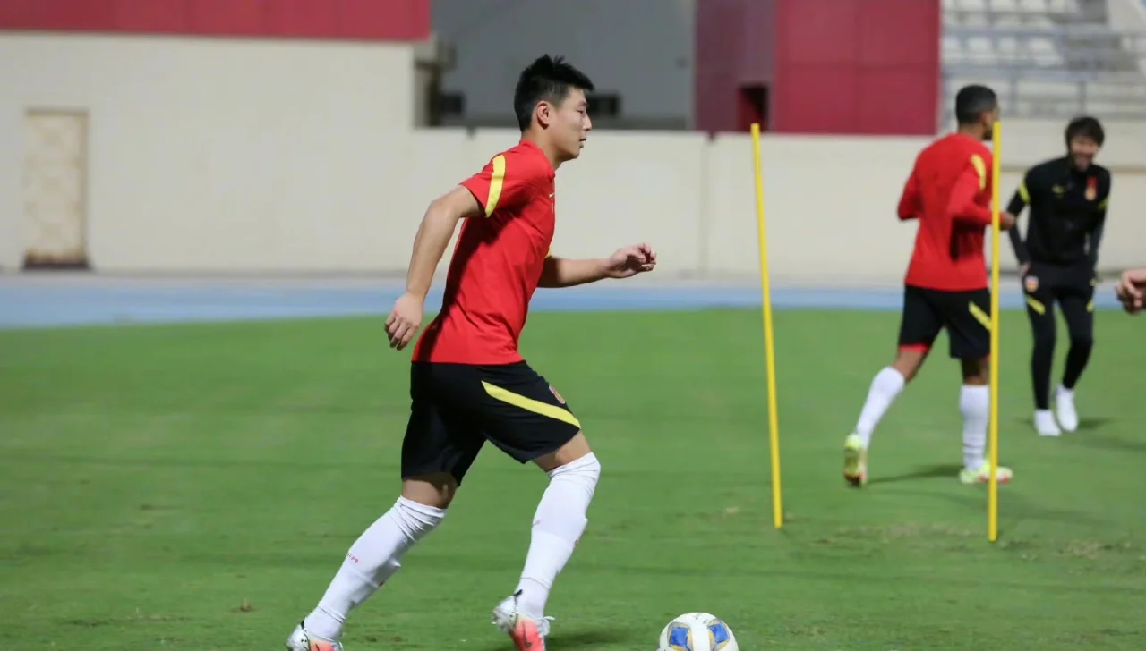 球队合作精神备战,团结一致向前冲 球队合作精神备战,团结一致向前冲