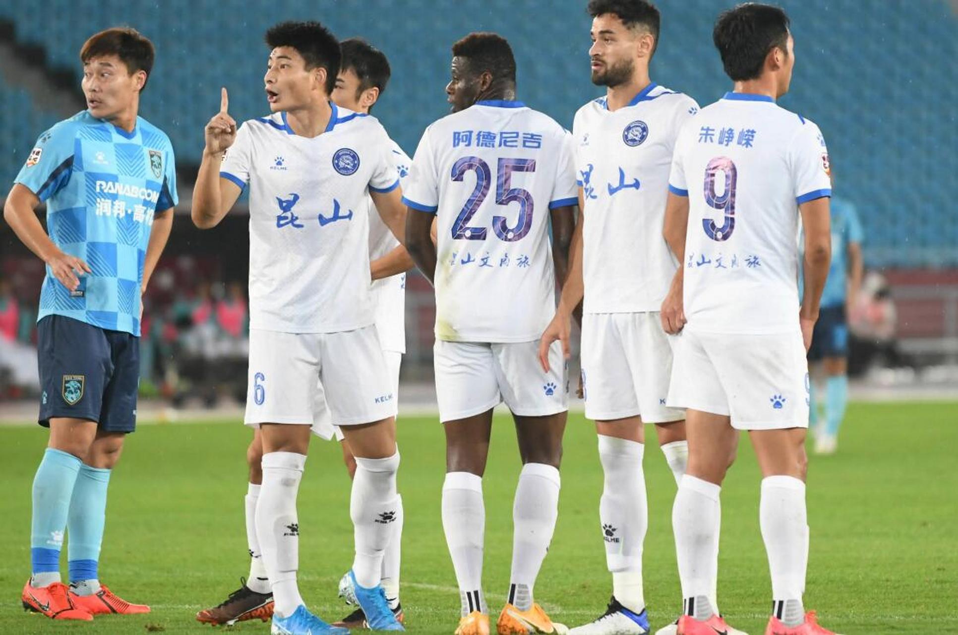 江苏苏宁赛场彰显团队合作,球员默契十足 江苏苏宁赛场彰显团队合作,球员默契十足