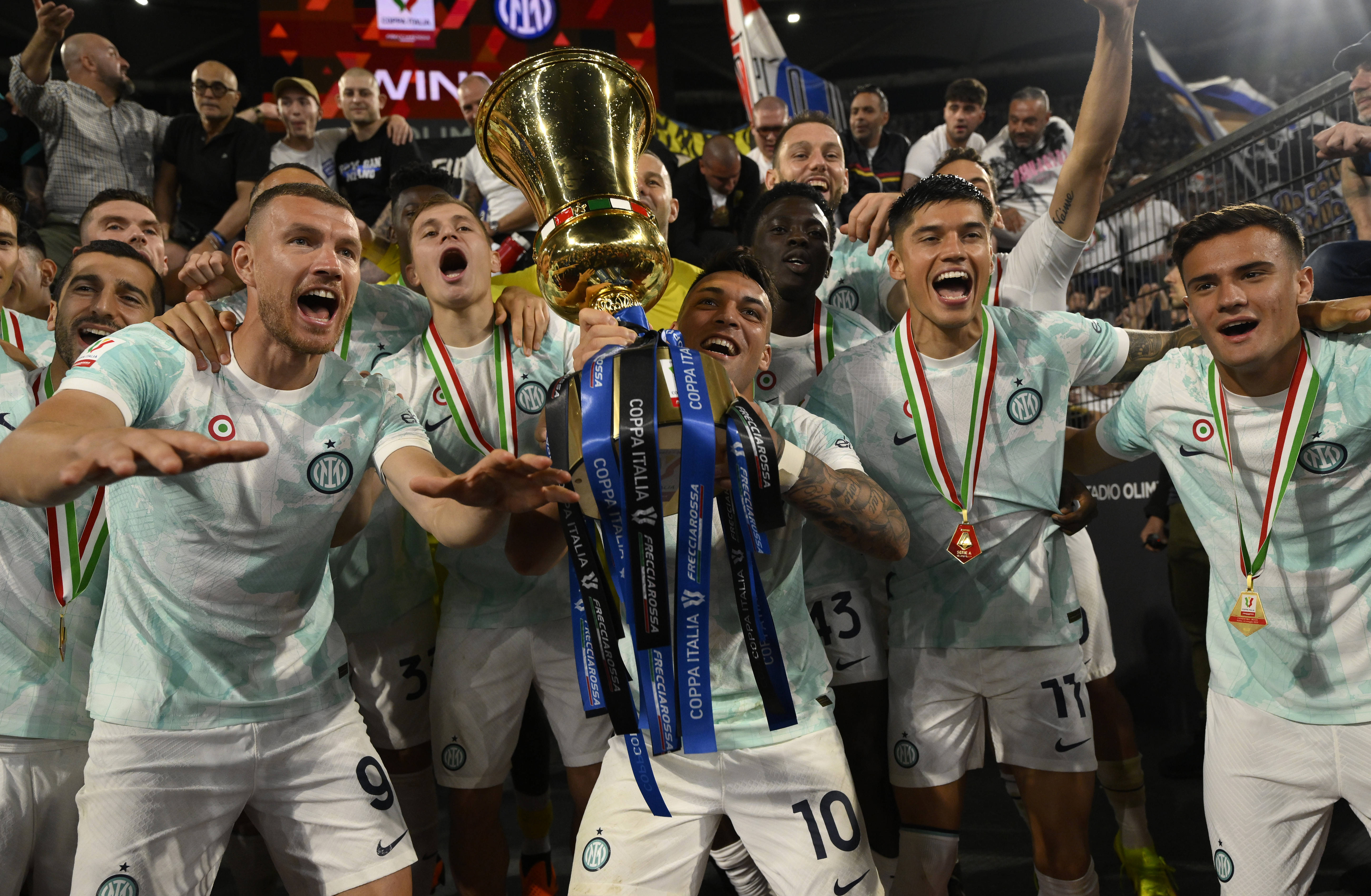 曼城高兴，成功晋级欧冠决赛