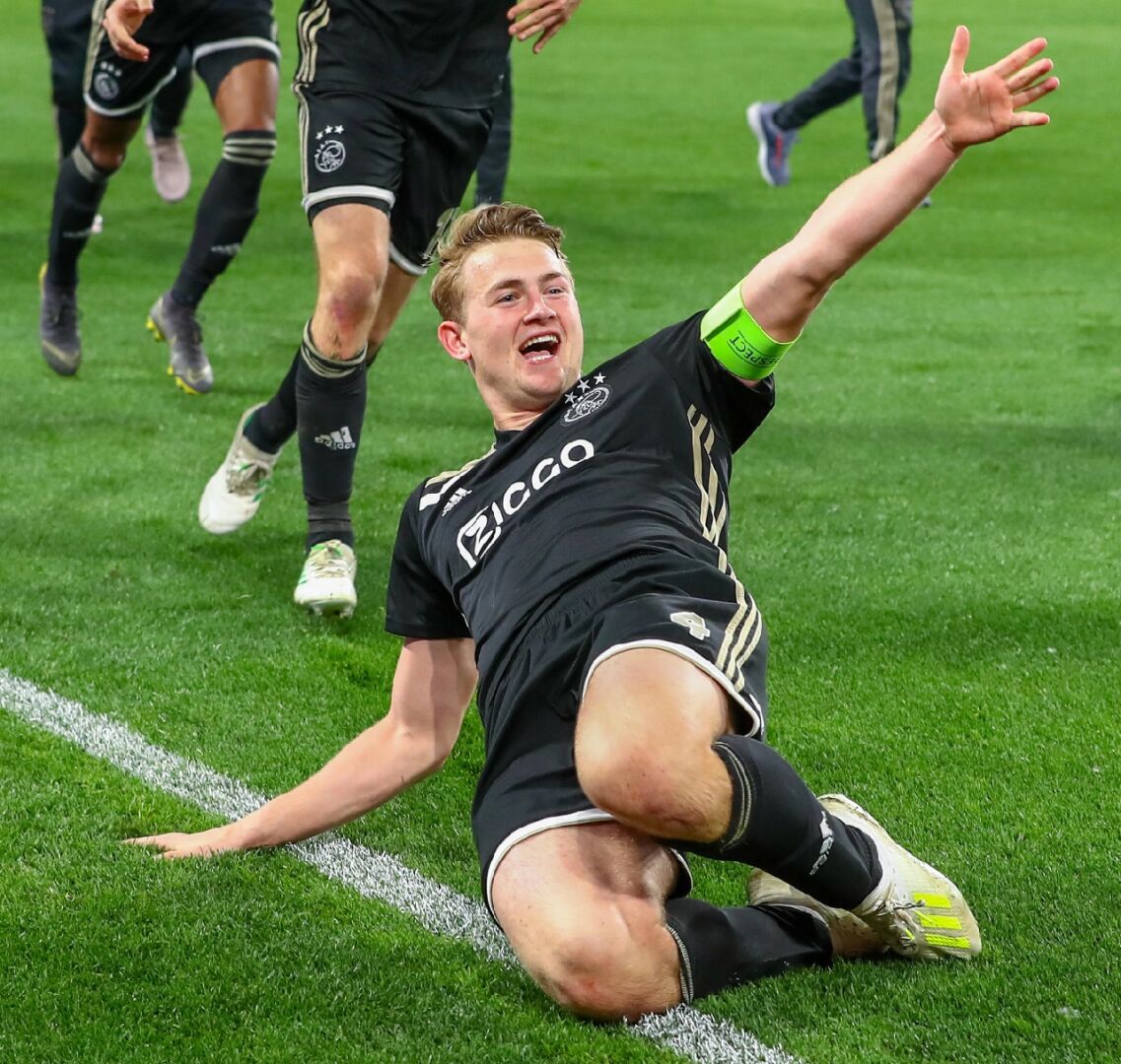 阿贾克斯激战尤文图斯,胜负未卜 阿贾克斯激战尤文图斯,胜负未卜