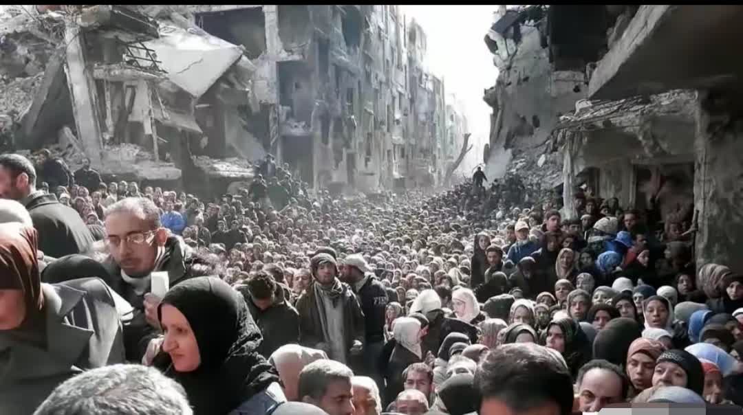 进攻疲软!场上气氛紧张,双方焦头烂额 进攻疲软!场上气氛紧张,双方焦头烂额