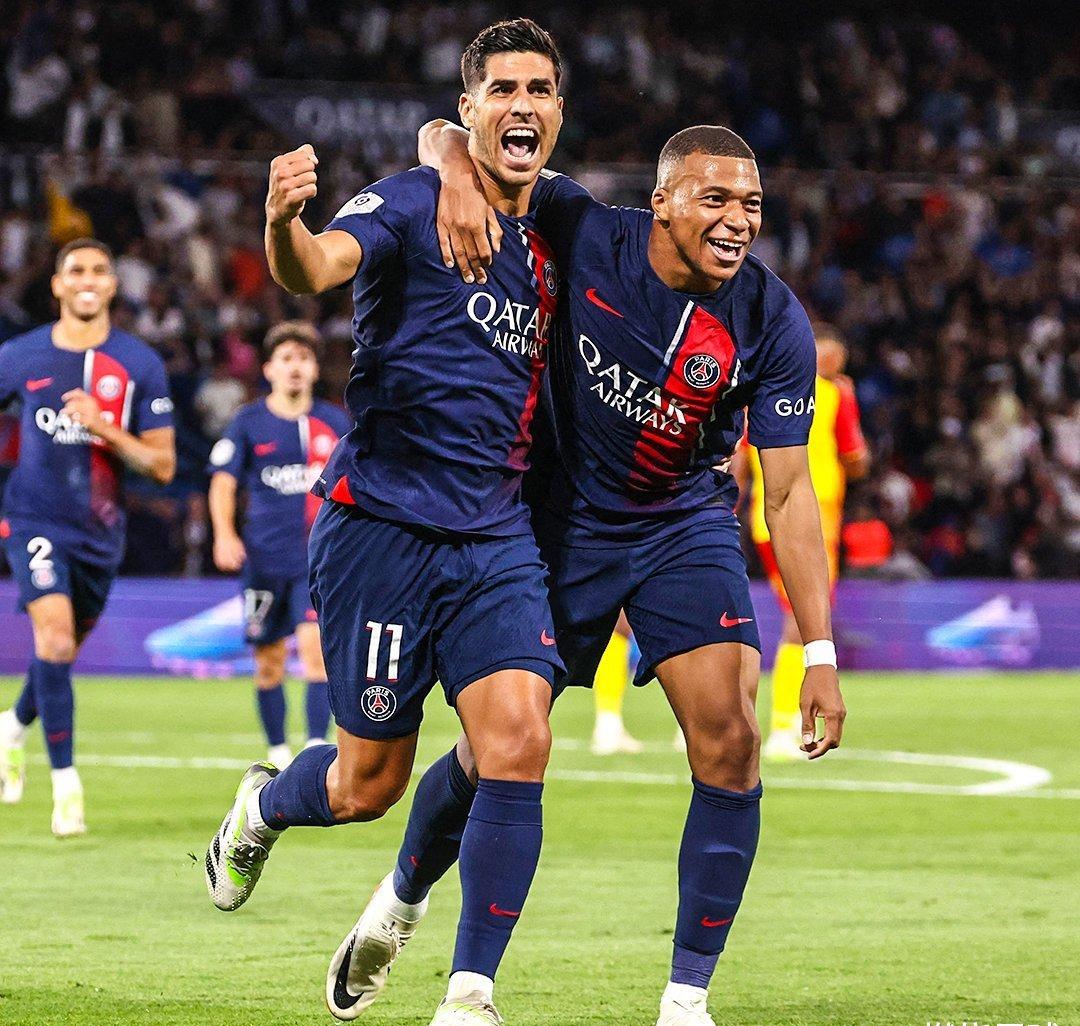 巴黎圣日耳曼主场告捷,斩获首胜 巴黎圣日耳曼主场告捷,斩获首胜