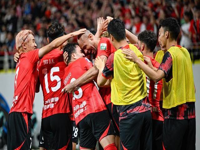 防线不稳现担忧,球队或将加强训练 防线不稳现担忧,球队或将加强训练