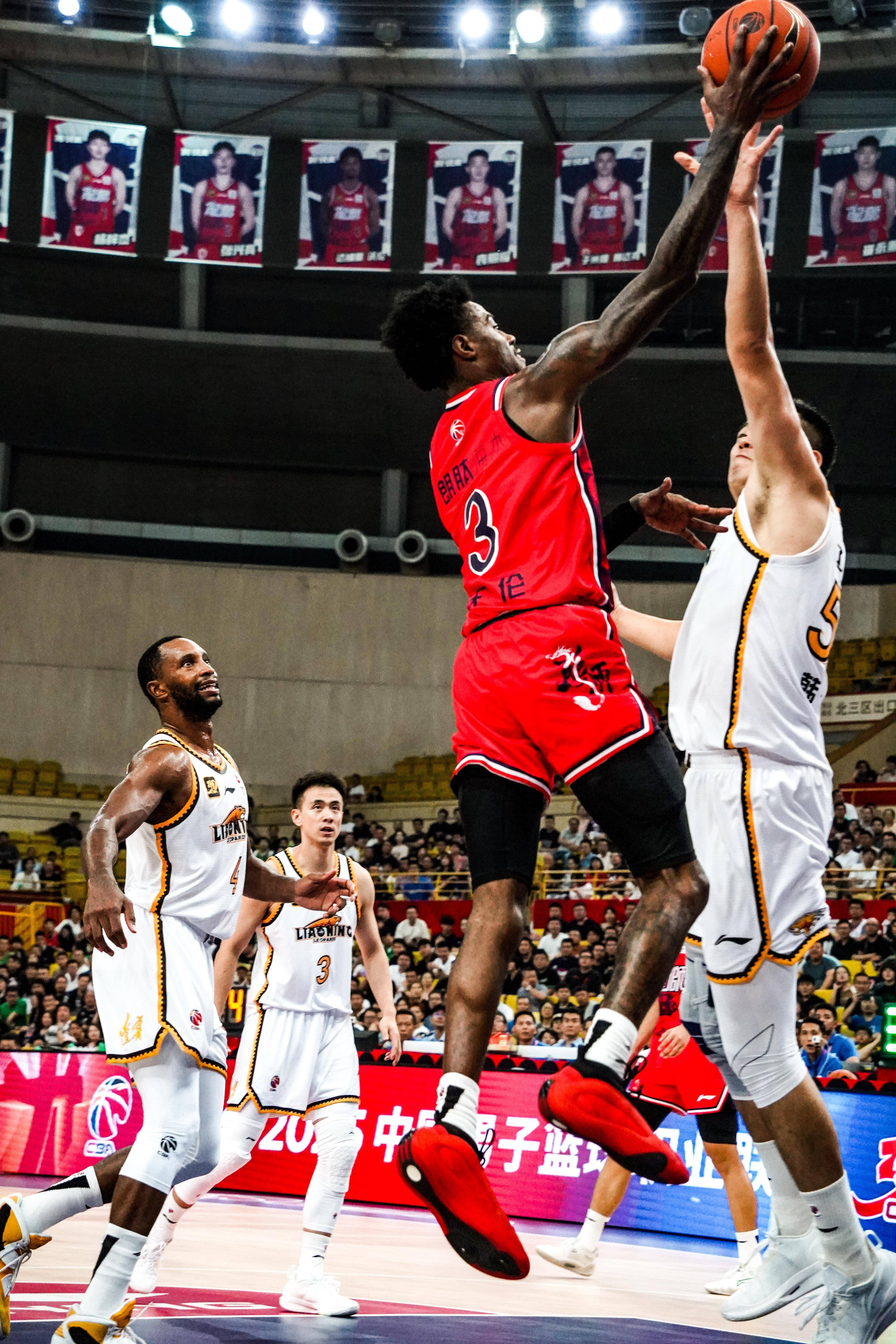 广州队主场失利,遭遇联赛三连败 广州队主场失利,遭遇联赛三连败