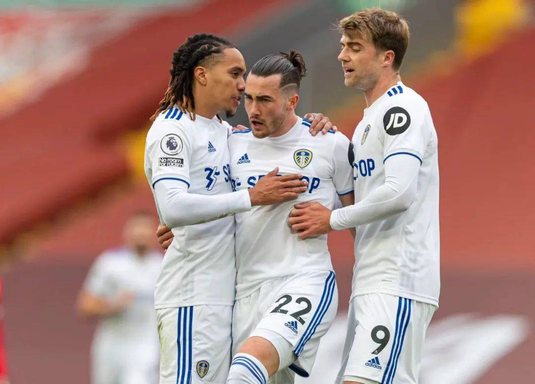 尤文图斯主场大胜里昂,小组出线机会大增 尤文图斯主场大胜里昂,小组出线机会大增