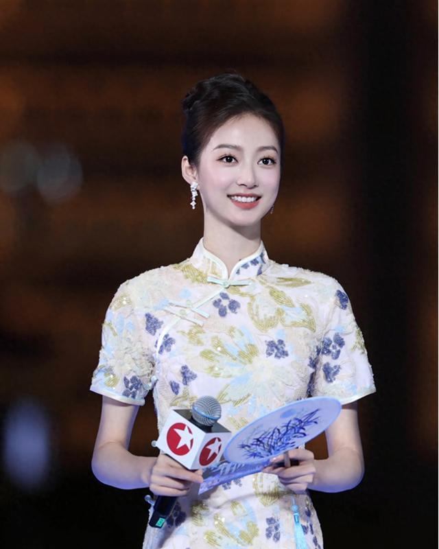 签约新秀在比赛中展现超凡实力,令人惊叹不已 签约新秀在比赛中展现超凡实力,令人惊叹不已