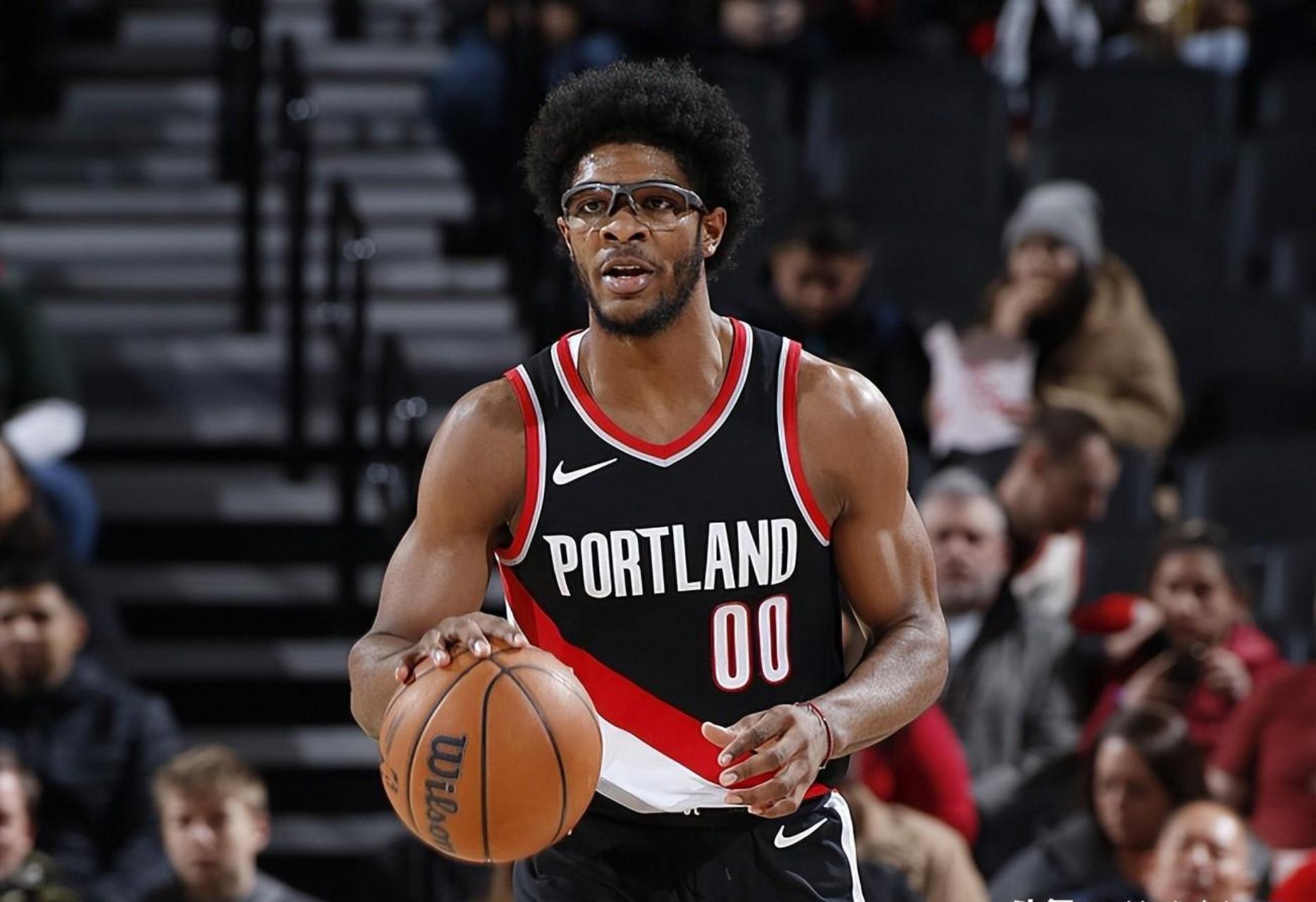 开拓者队球员晒出新赛季的训练成果和目标,期待突破和进步 开拓者队球员晒出新赛季的训练成果和目标,期待突破和进步