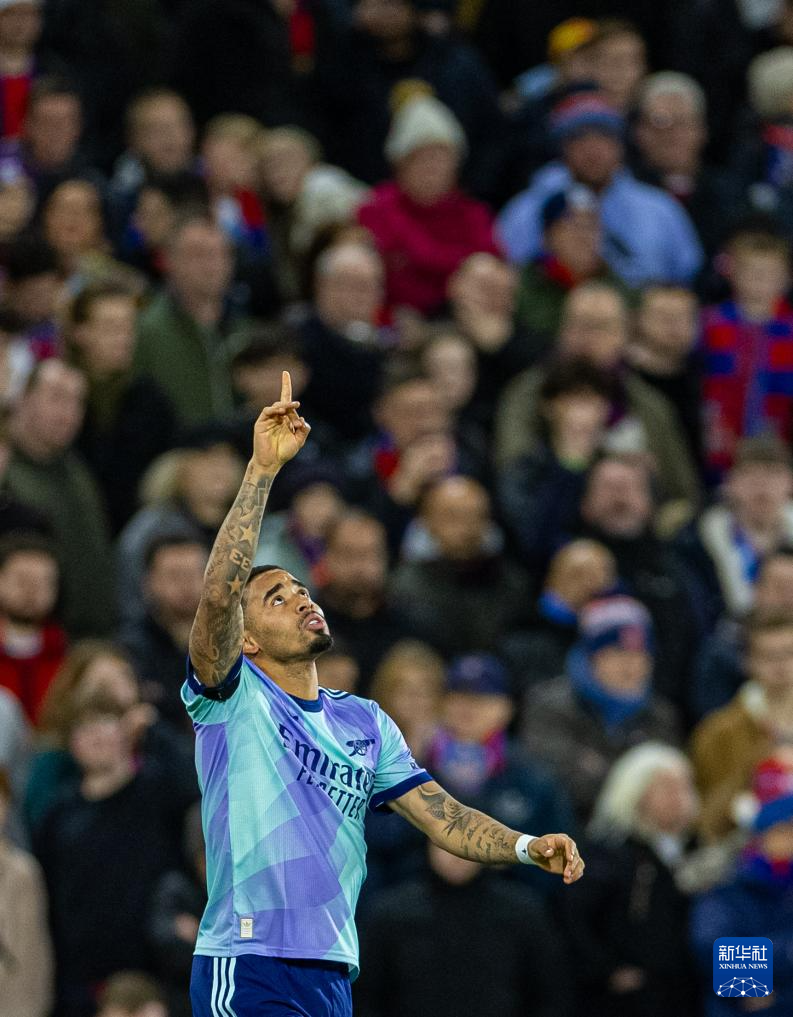 阿森纳努力反弹,主场豪取大胜稳住前四位置 阿森纳努力反弹,主场豪取大胜稳住前四位置