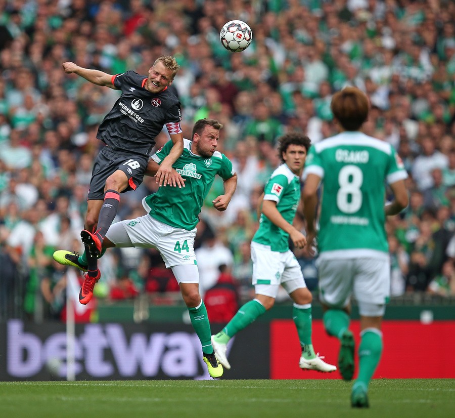 不莱梅连续三轮不胜,排名继续坠落 不莱梅连续三轮不胜,排名继续坠落