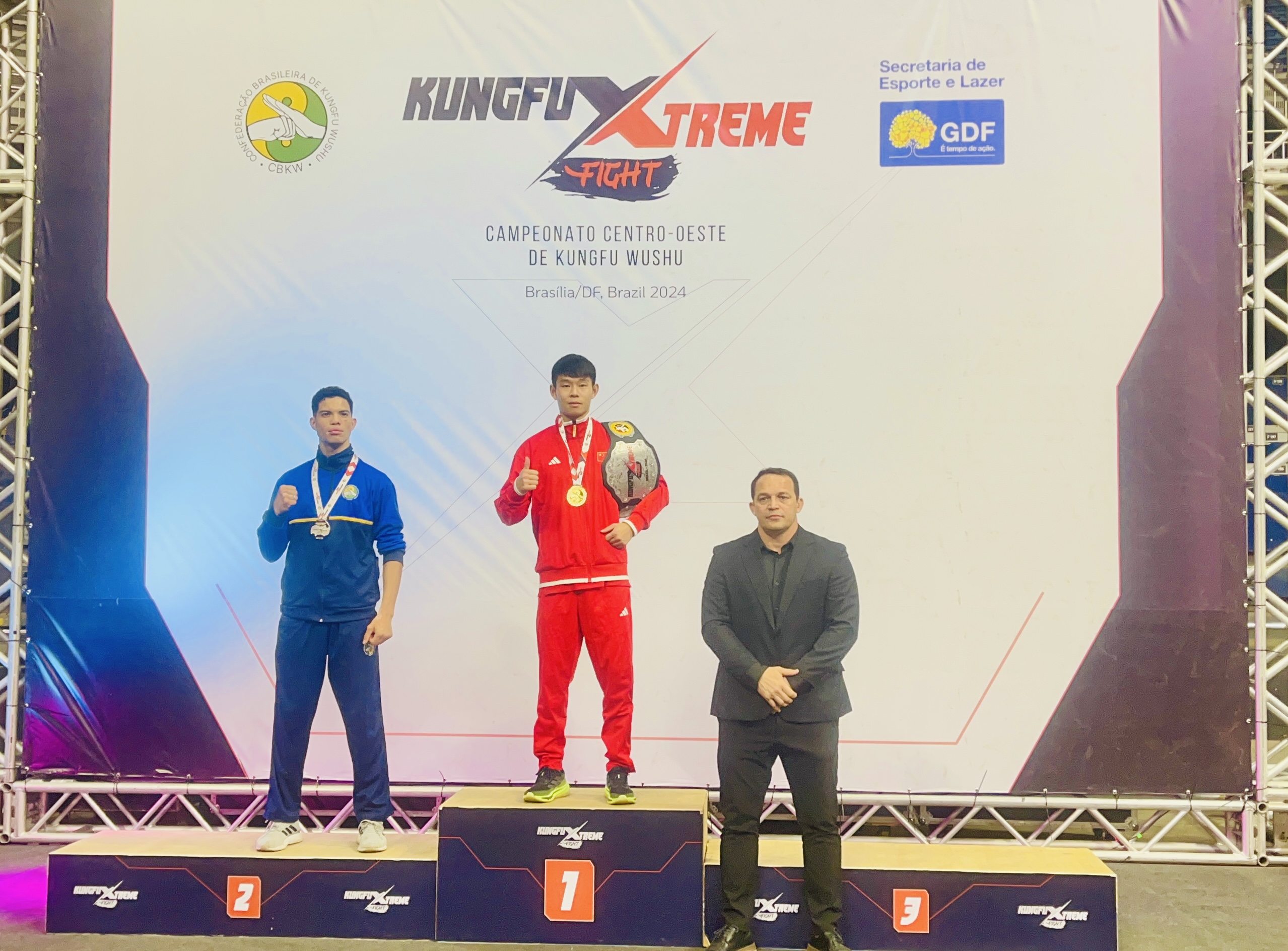 巴西球员脚下功夫表现出色受好评 巴西球员脚下功夫表现出色受好评