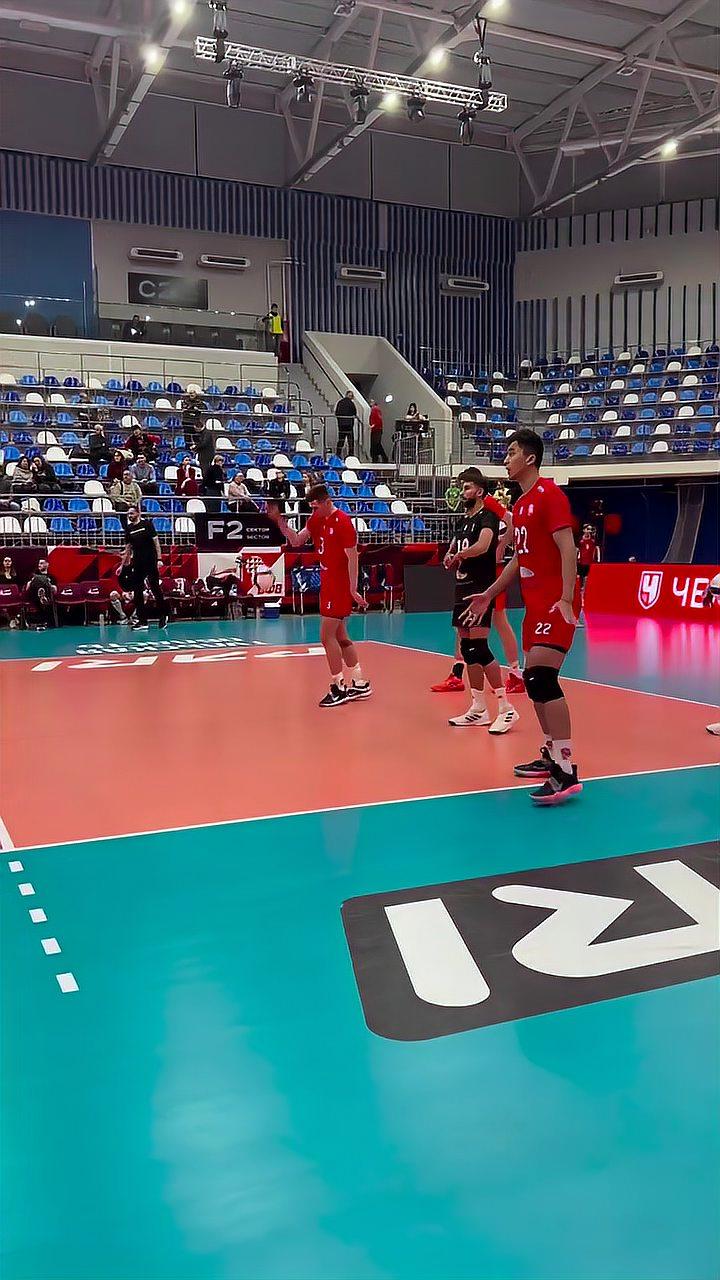 东球队圆满完成比赛,笑容满面 东球队圆满完成比赛,笑容满面