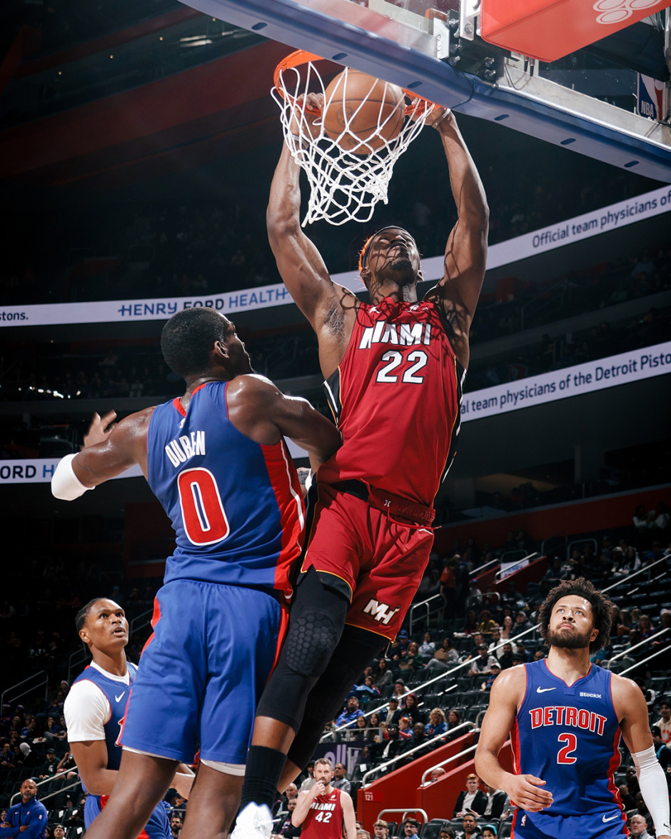 美国NBA新赛季季后赛战火燃烧 美国NBA新赛季季后赛战火燃烧