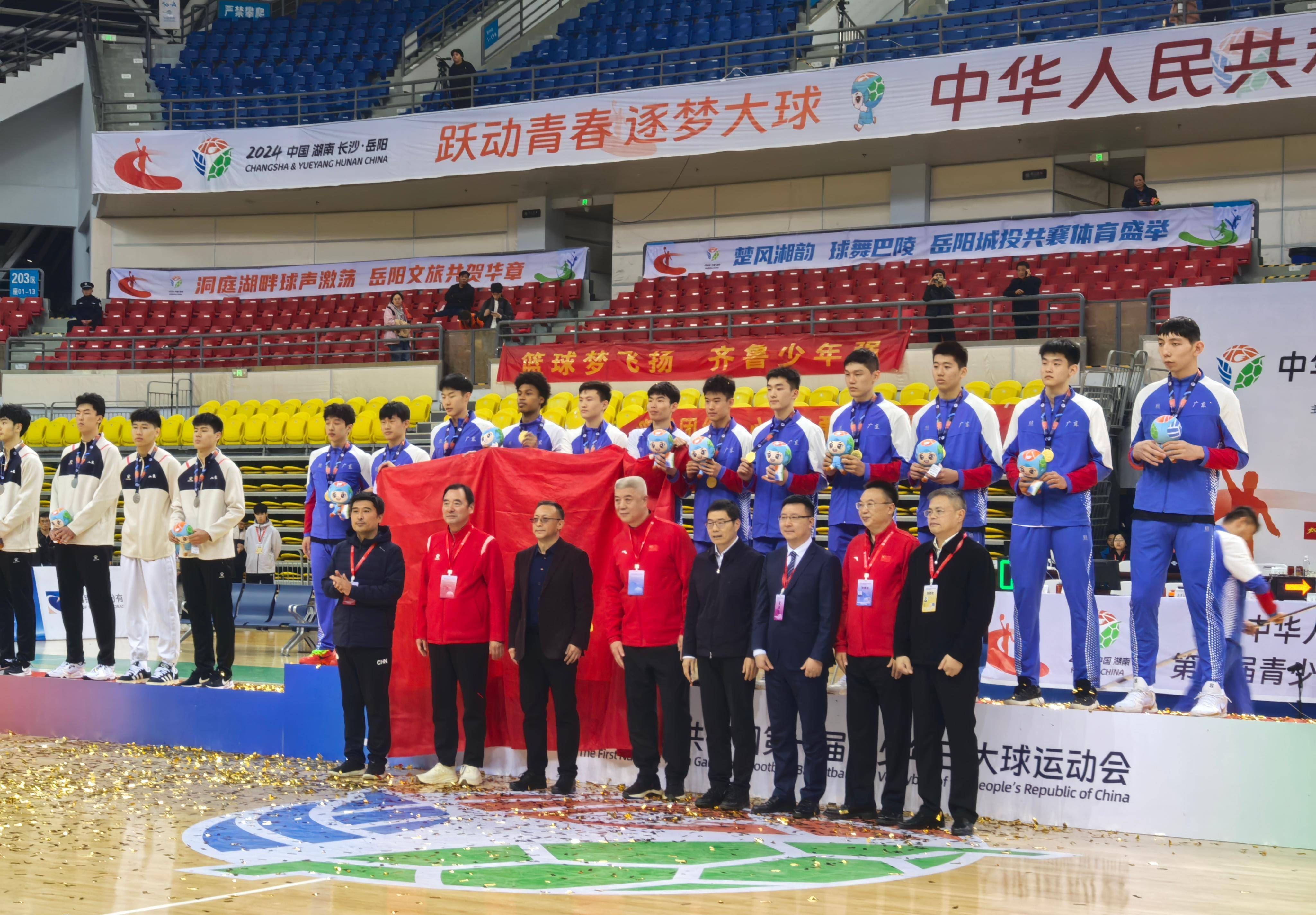 广东队客场取胜,豪取三连胜 广东队客场取胜,豪取三连胜