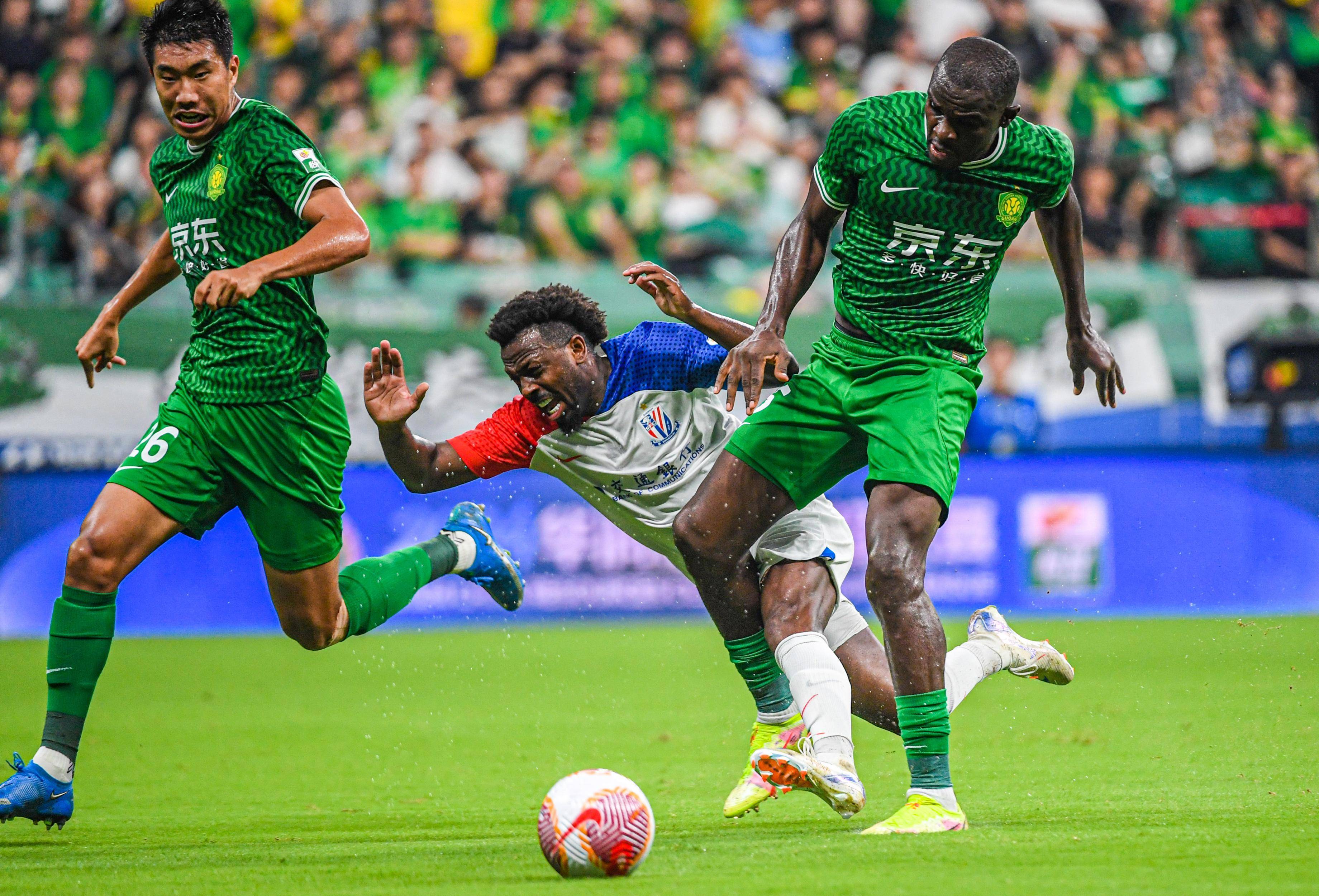 申花主场被恒大绝杀,遭遇连败 申花主场被恒大绝杀,遭遇连败