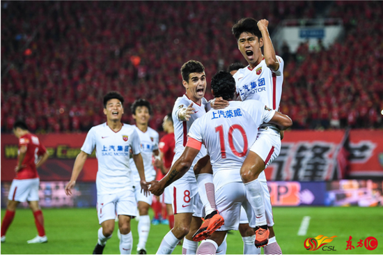 抢眼的进攻,无懈可击的防守,比分悬念不断 抢眼的进攻,无懈可击的防守,比分悬念不断