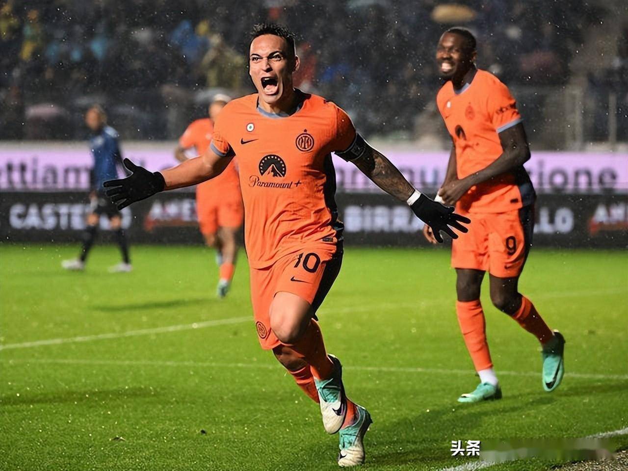 抢眼的进攻,无懈可击的防守,比分悬念不断 抢眼的进攻,无懈可击的防守,比分悬念不断