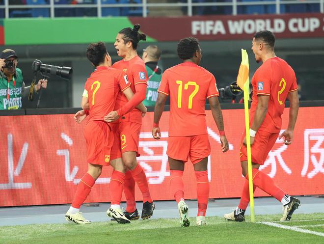 绿城客场击败富力,韦世豪梅开二度帮助球队获胜 绿城客场击败富力,韦世豪梅开二度帮助球队获胜