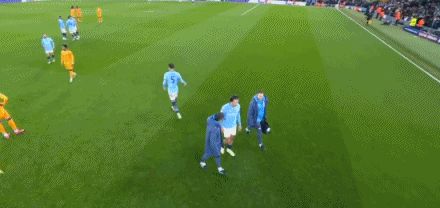 迪安松绝杀破门,帮助球队取得胜利 迪安松绝杀破门,帮助球队取得胜利