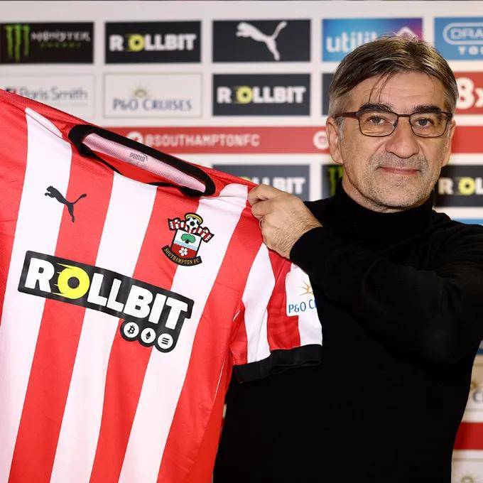 南安普顿主帅公开承认失误,球队努力改进 南安普顿主帅公开承认失误,球队努力改进