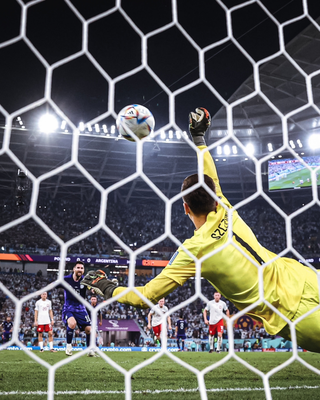 莱斯特城门将成功扑出关键点球 莱斯特城门将成功扑出关键点球