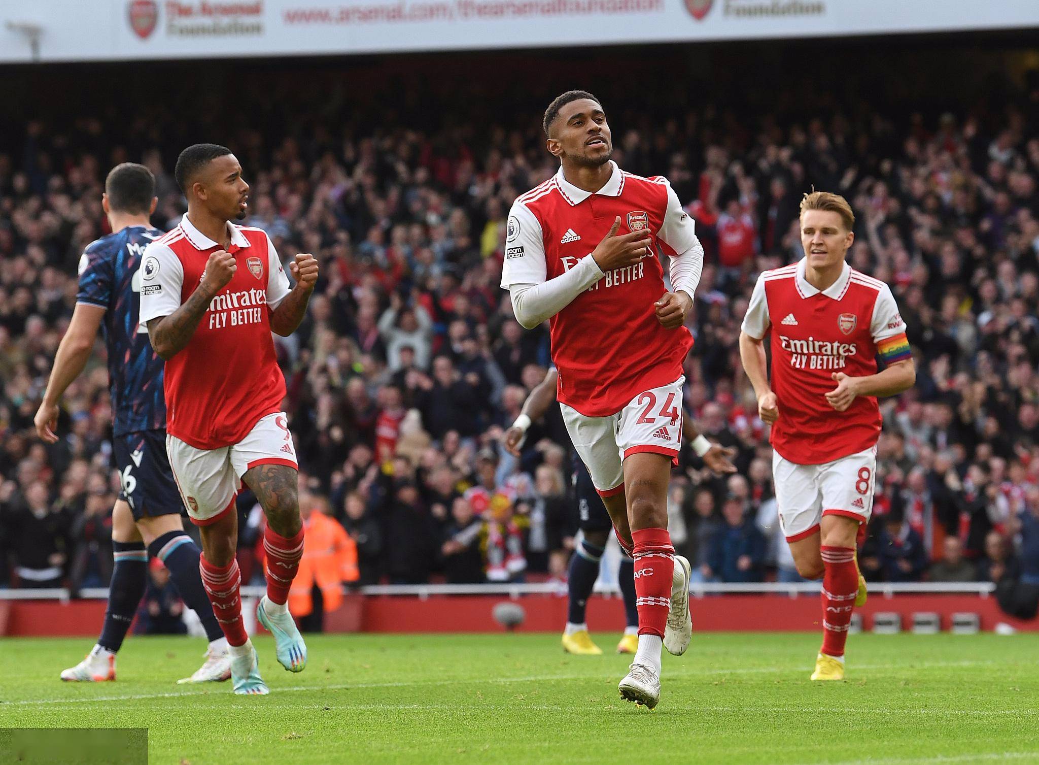 阿森纳球员表现出色,再度取胜 阿森纳球员表现出色,再度取胜