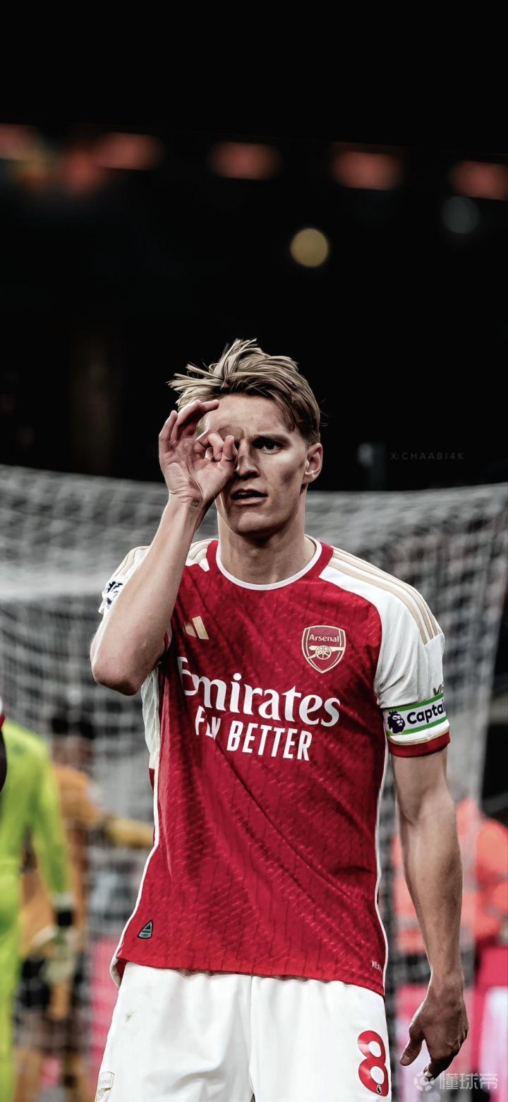 阿森纳主场击败狼队,卫冕梦想再起 阿森纳主场击败狼队,卫冕梦想再起