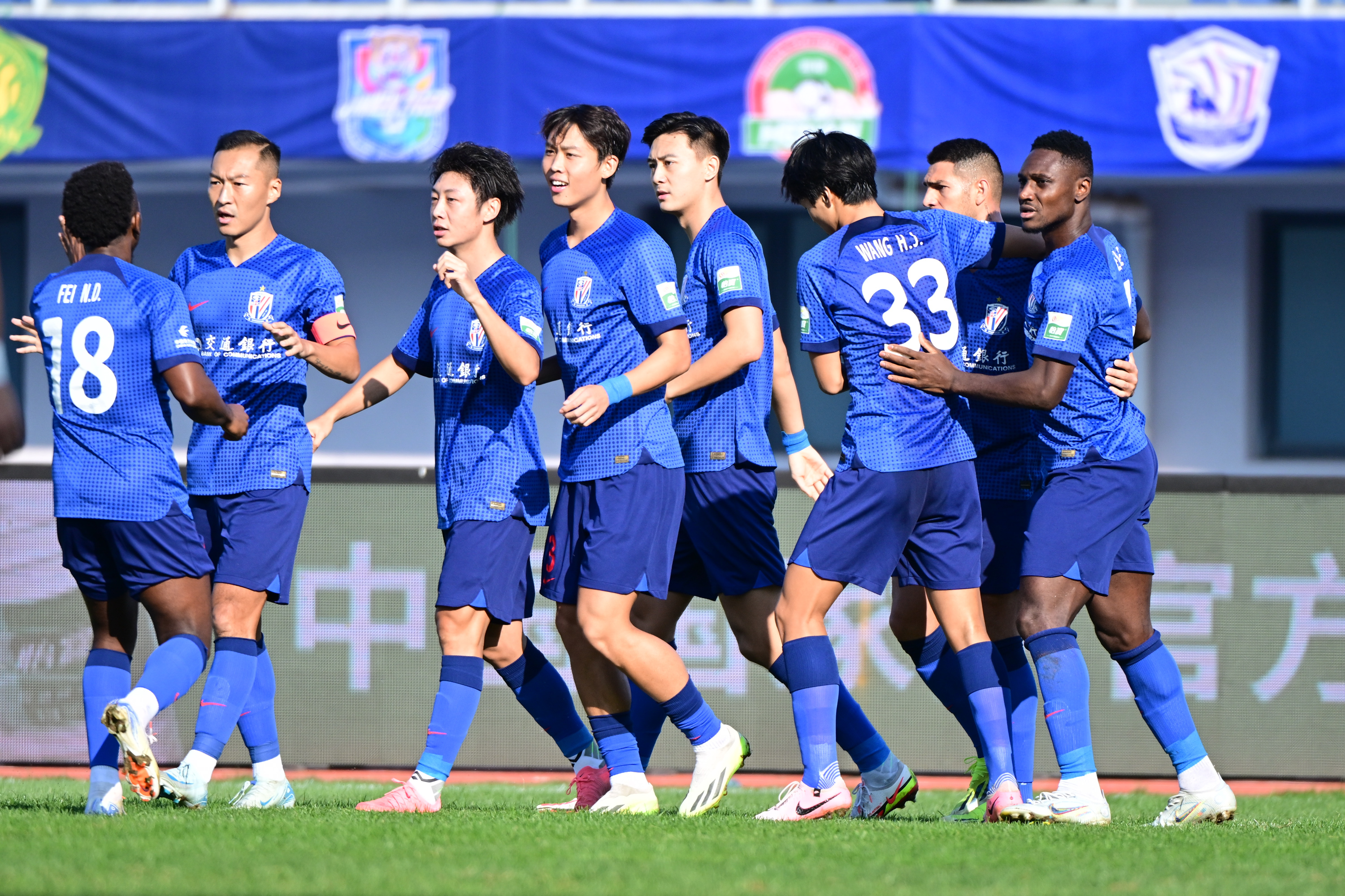 上海申花队员各显神通,攻入多球 上海申花队员各显神通,攻入多球