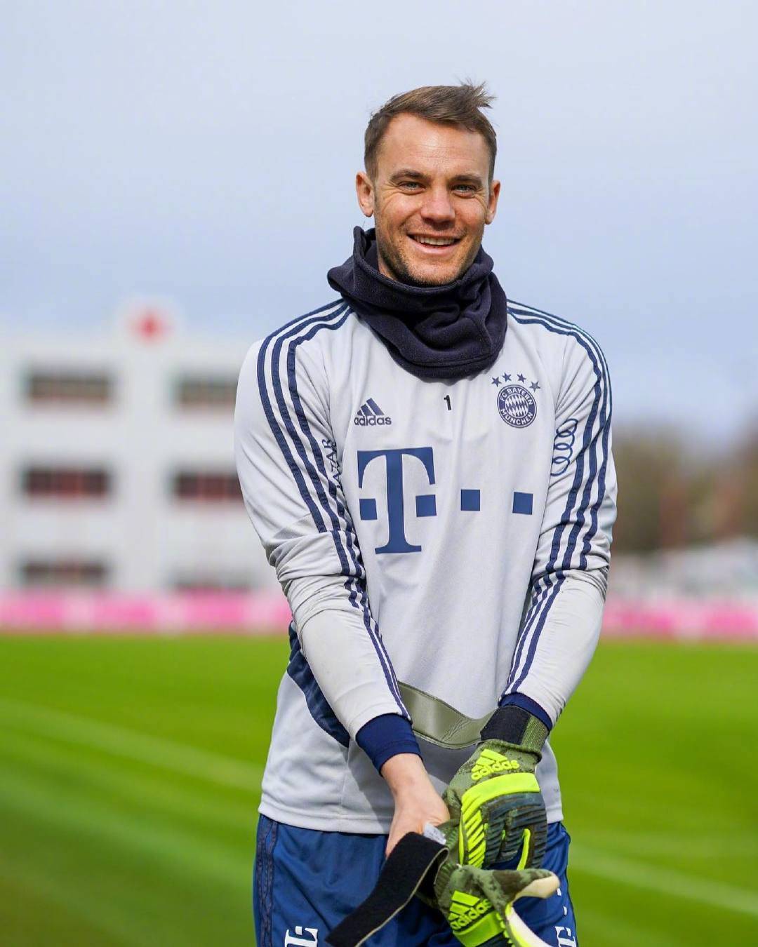 沙尔克04客场遭遇失利,战绩停滞不前 沙尔克04客场遭遇失利,战绩停滞不前