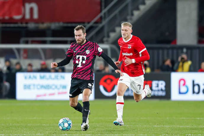 霍芬海姆新任主教练率队首胜,士气高昂 霍芬海姆新任主教练率队首胜,士气高昂