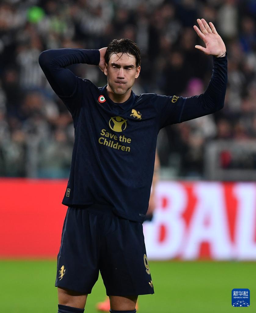 尤文图斯门将神勇扑救,帮助球队取得胜利 尤文图斯门将神勇扑救,帮助球队取得胜利