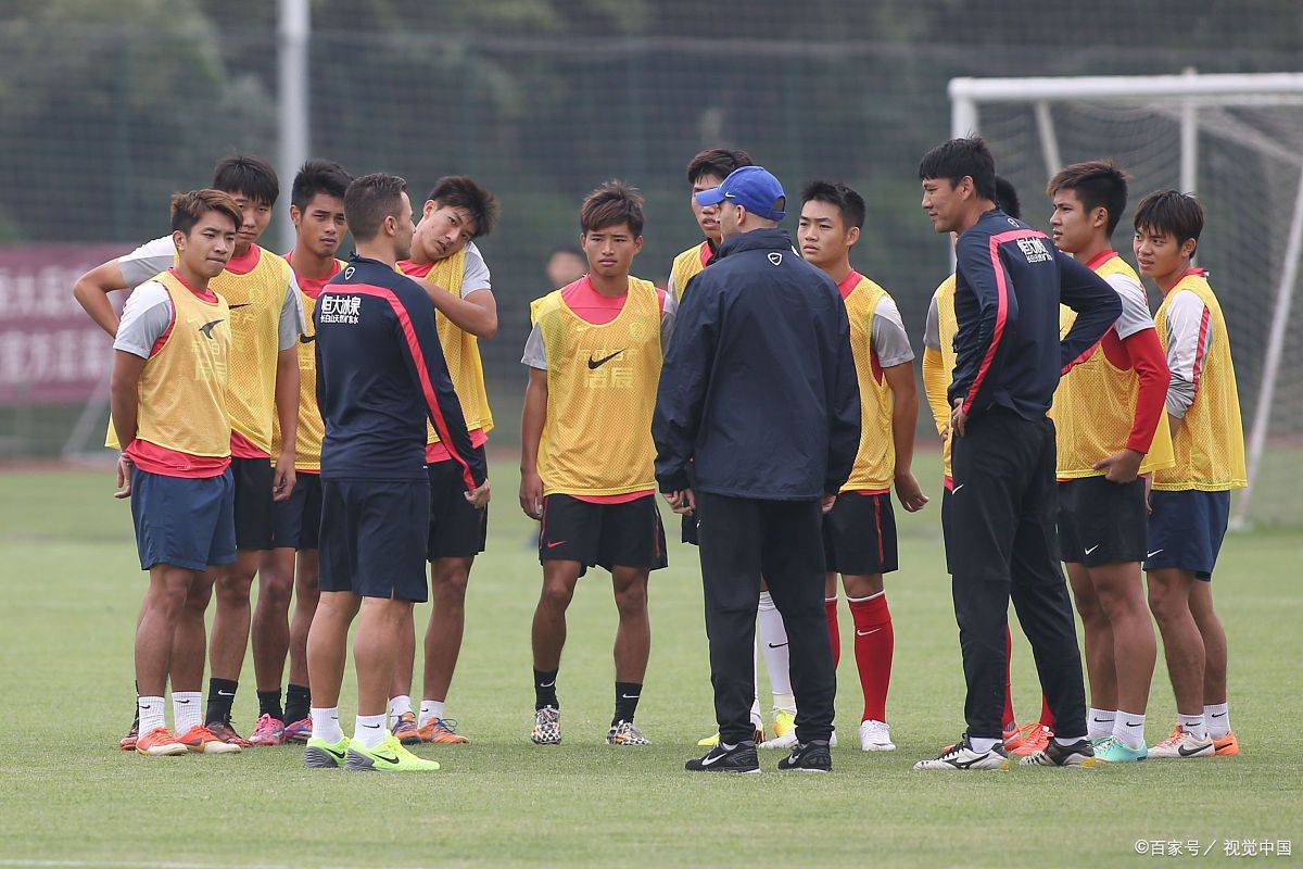 多特蒙德球员受伤,教练组表示忧虑 多特蒙德球员受伤,教练组表示忧虑