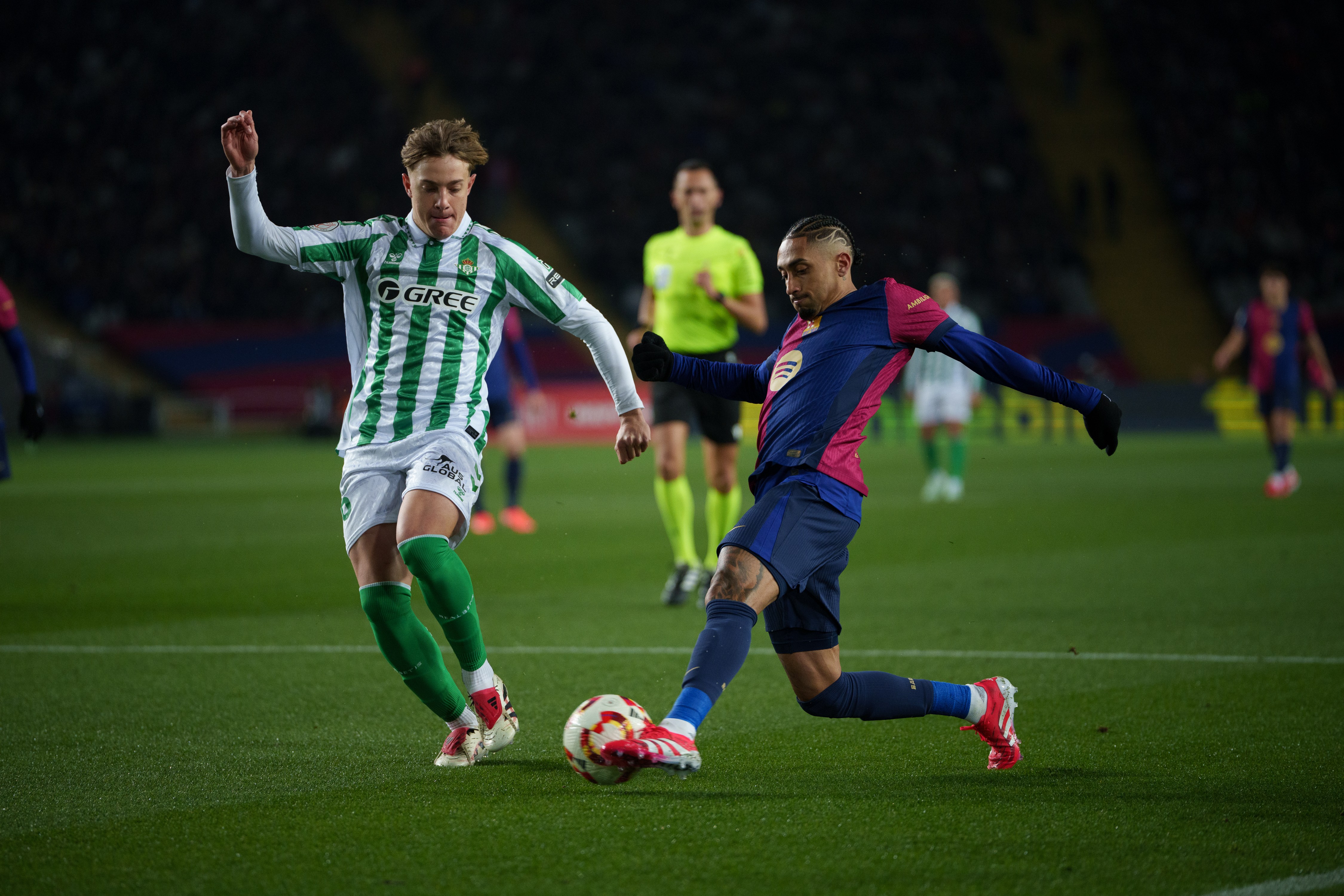 西班牙足球联赛激战不停火爆热议! 西班牙足球联赛激战不停火爆热议!