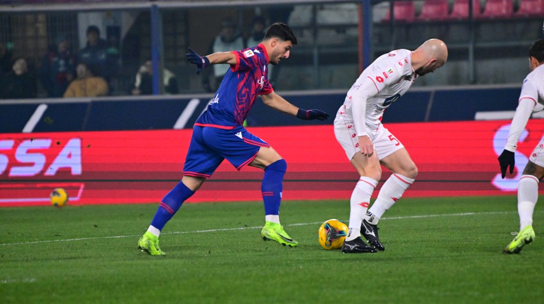 博洛尼亚绝杀AC米兰,豪取重要胜利保级希望 博洛尼亚绝杀AC米兰,豪取重要胜利保级希望