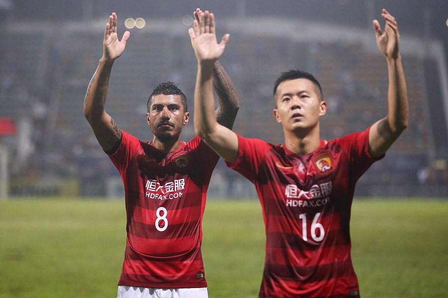 恒大客场大胜深圳,获得关键三分 恒大客场大胜深圳,获得关键三分