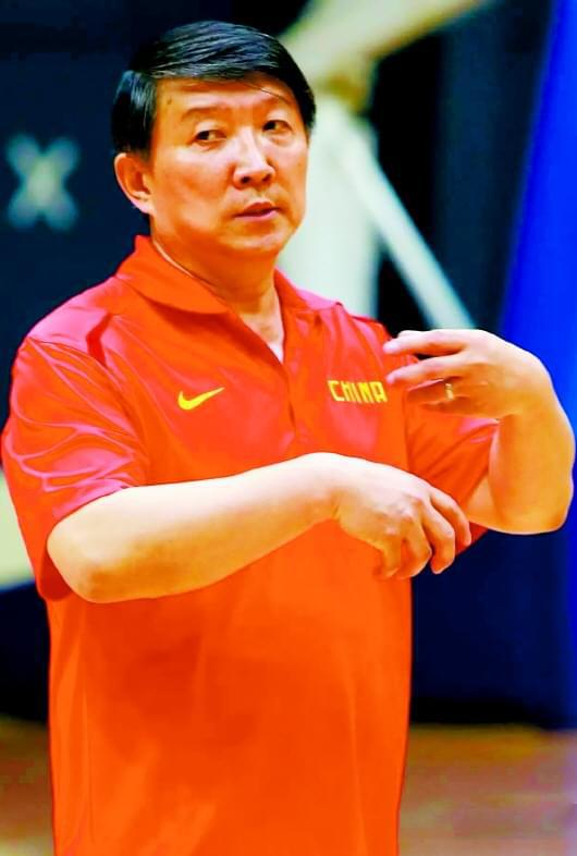 一位老将球员在CBA比赛中归来 一位老将球员在CBA比赛中归来