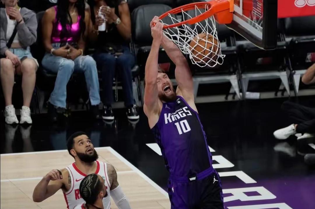 火箭大将因个人原因缺席比赛,球队再度落败 火箭大将因个人原因缺席比赛,球队再度落败