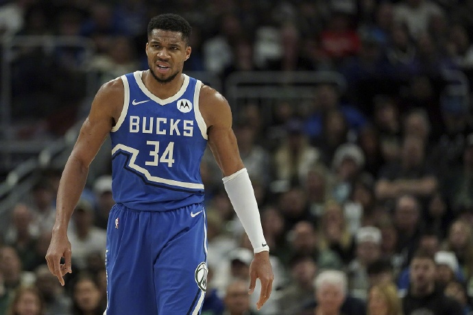 雄鹿击败篮网,字母哥砍下30+13+6 雄鹿击败篮网,字母哥砍下30+13+6