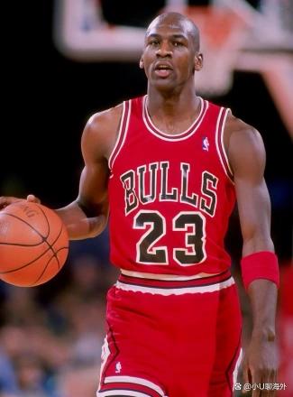 NBA球员的拼搏精神照亮球场 NBA球员的拼搏精神照亮球场