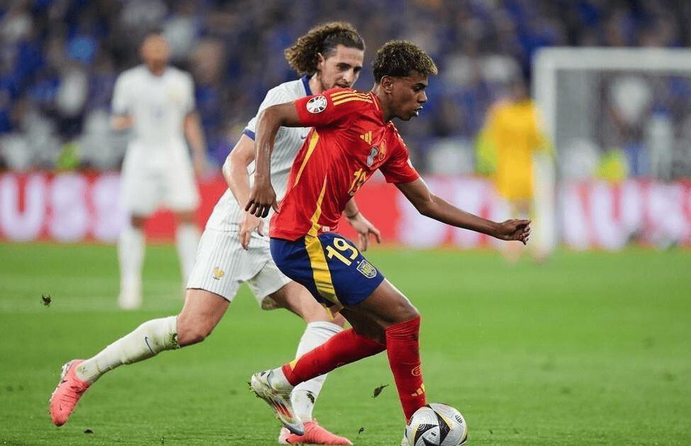 西班牙队连胜不断,扭转小组不利 西班牙队连胜不断,扭转小组不利