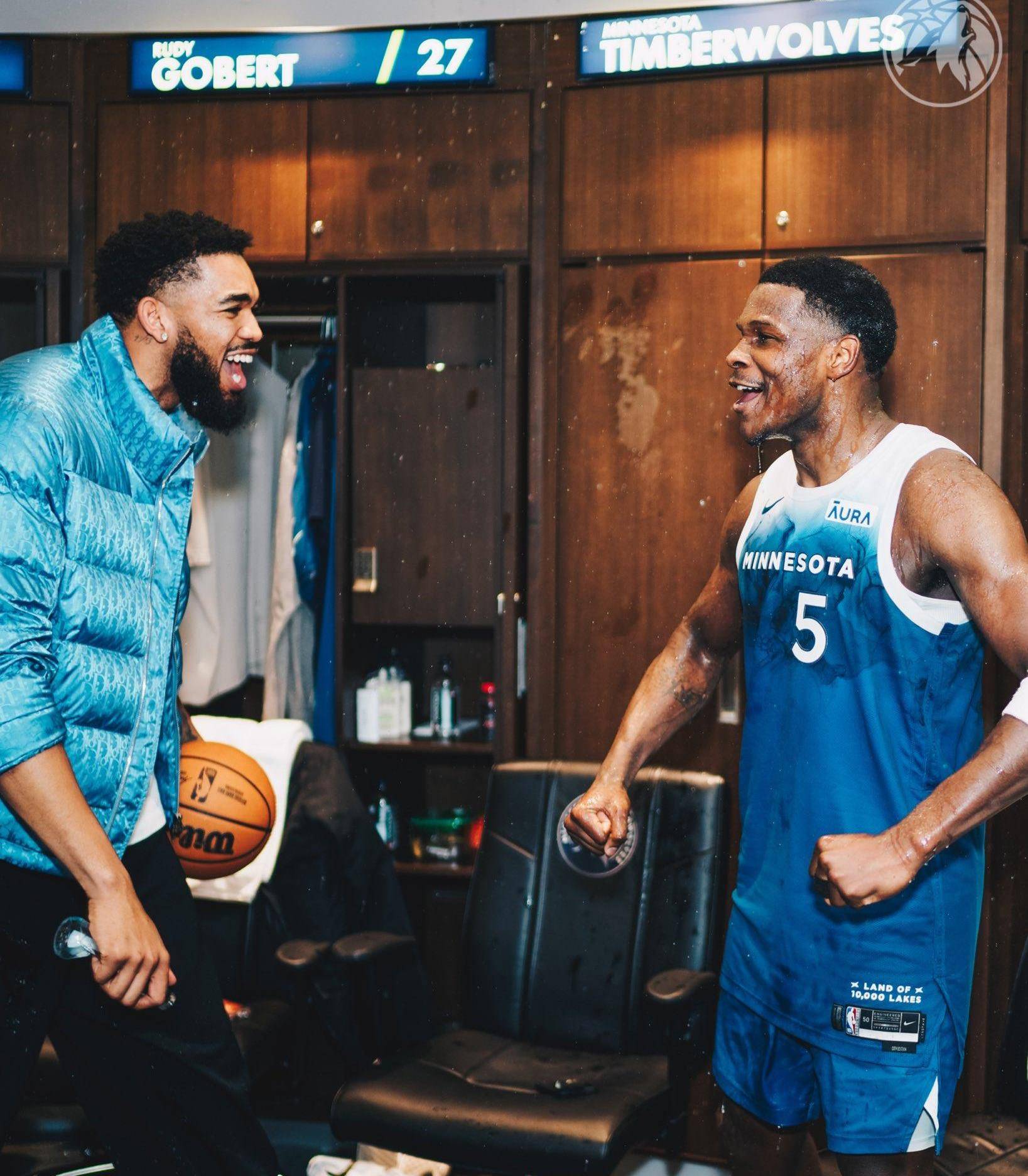 勇士大胜奇才,继续领跑西部联盟! 勇士大胜奇才,继续领跑西部联盟!