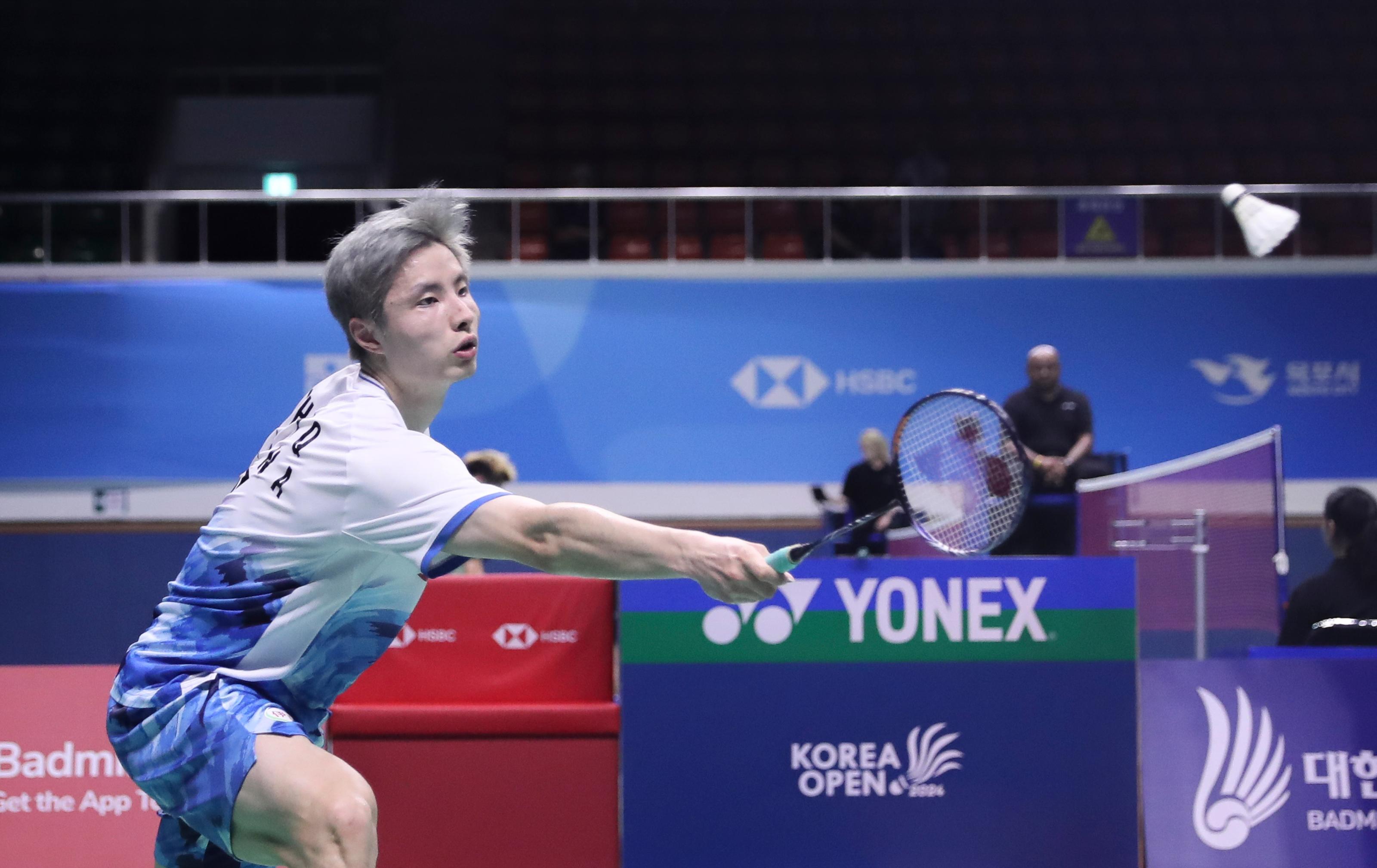 四强争夺:韩国羽毛球选手再胜对手晋级 四强争夺:韩国羽毛球选手再胜对手晋级