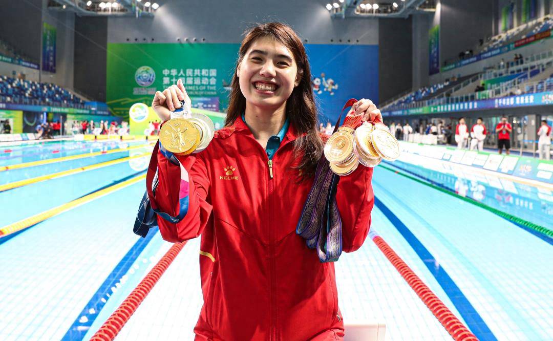 中国游泳女子接力表现出色夺冠 中国游泳女子接力表现出色夺冠