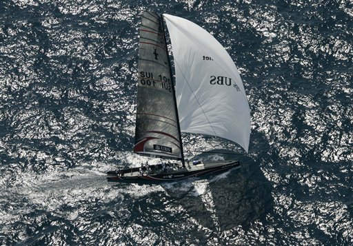 新西兰帆船队风头逼人,成功夺得冠军 新西兰帆船队风头逼人,成功夺得冠军