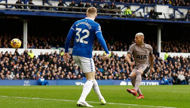 热刺客场战胜富勒姆,豪取英超联赛三连胜 热刺客场战胜富勒姆,豪取英超联赛三连胜