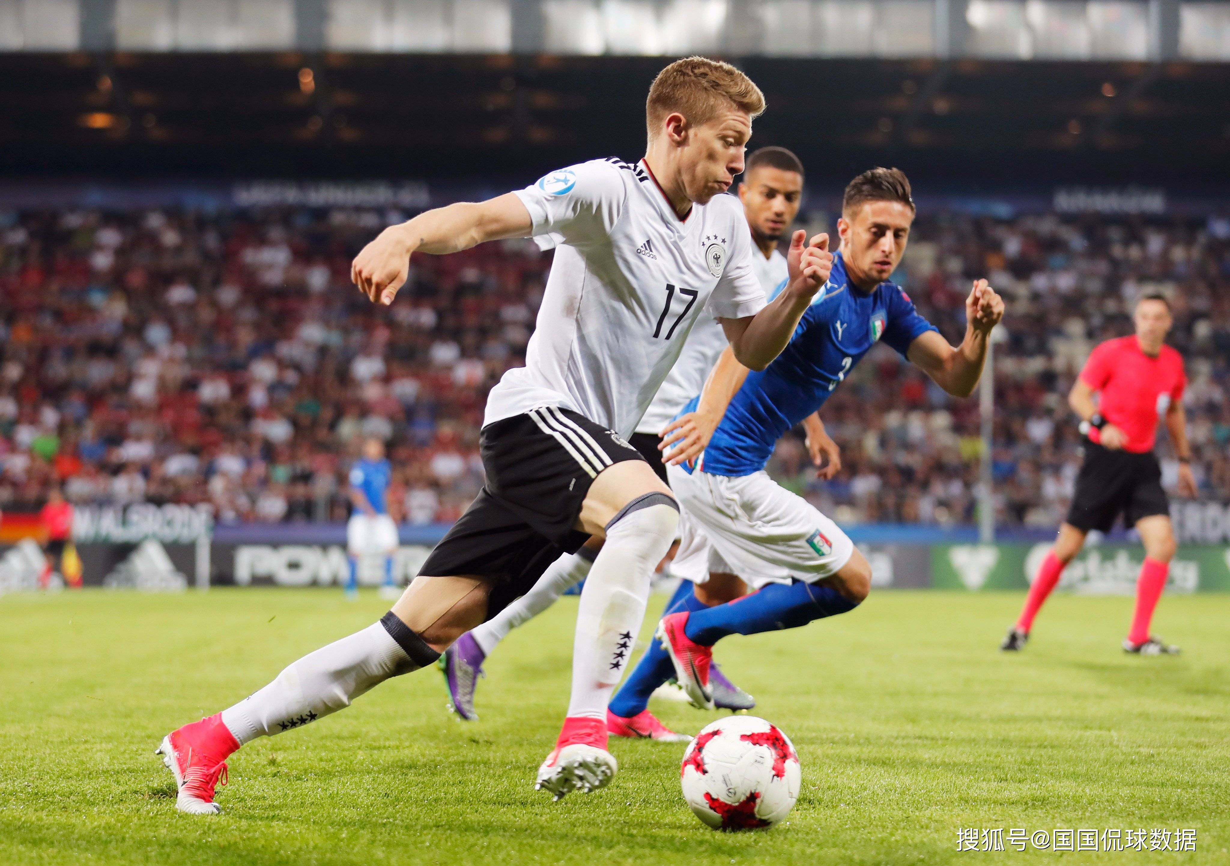 捷克女足对阵以色列女足,争胜之际 捷克女足对阵以色列女足,争胜之际