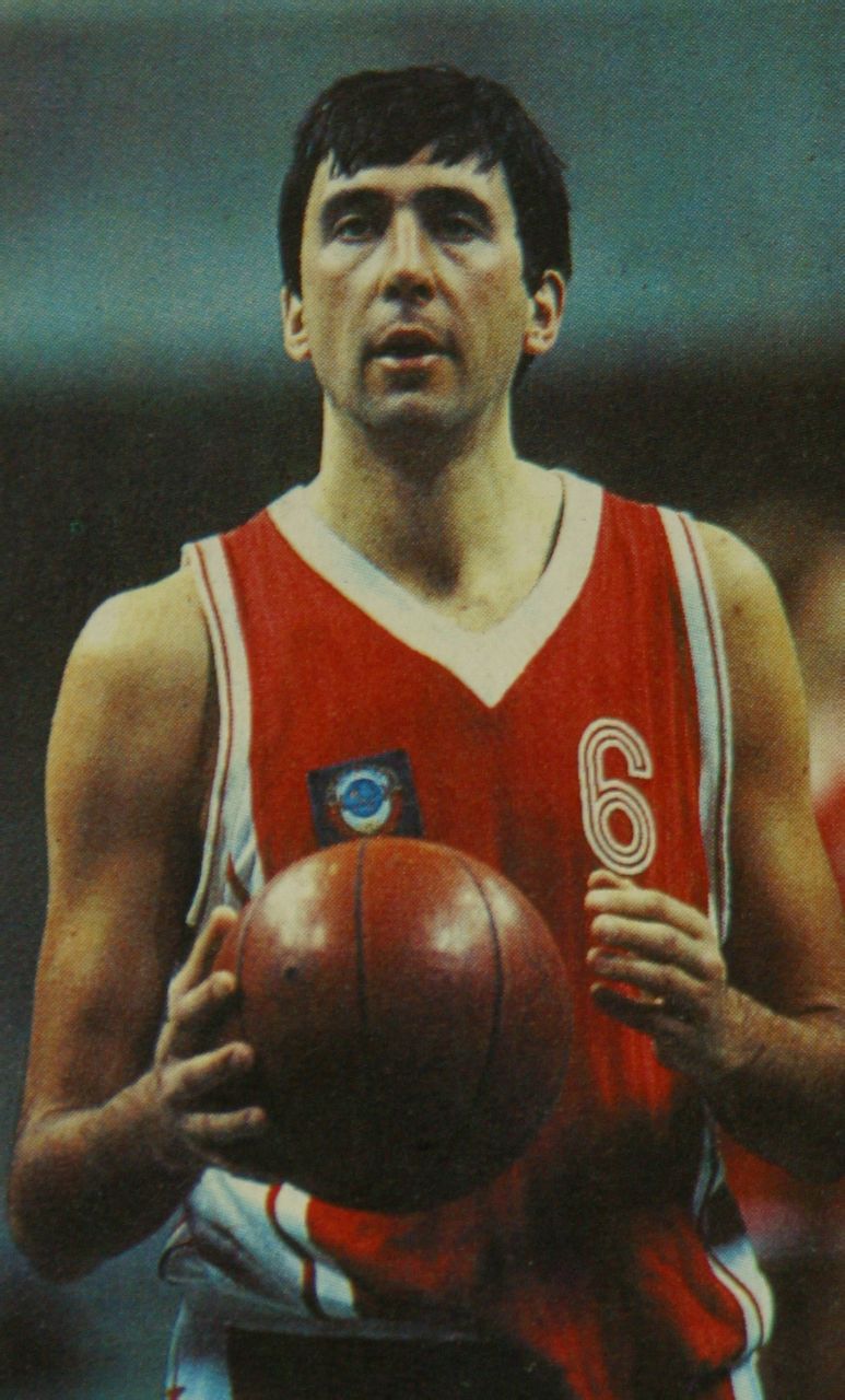 俄罗斯篮球明星在比赛中受伤 俄罗斯篮球明星在比赛中受伤