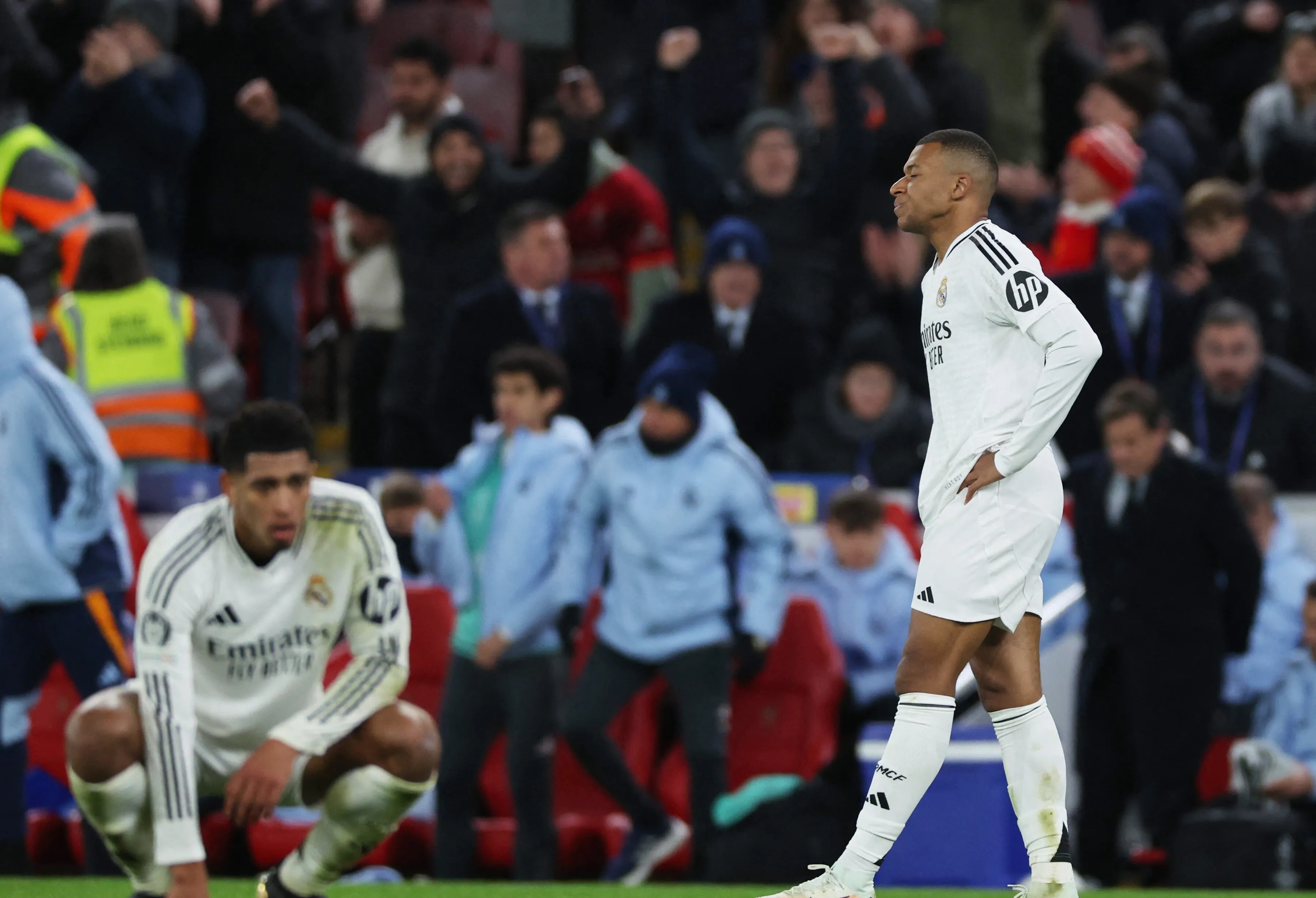 梅尔滕斯负伤离场,皇家贝蒂斯告负完结 梅尔滕斯负伤离场,皇家贝蒂斯告负完结