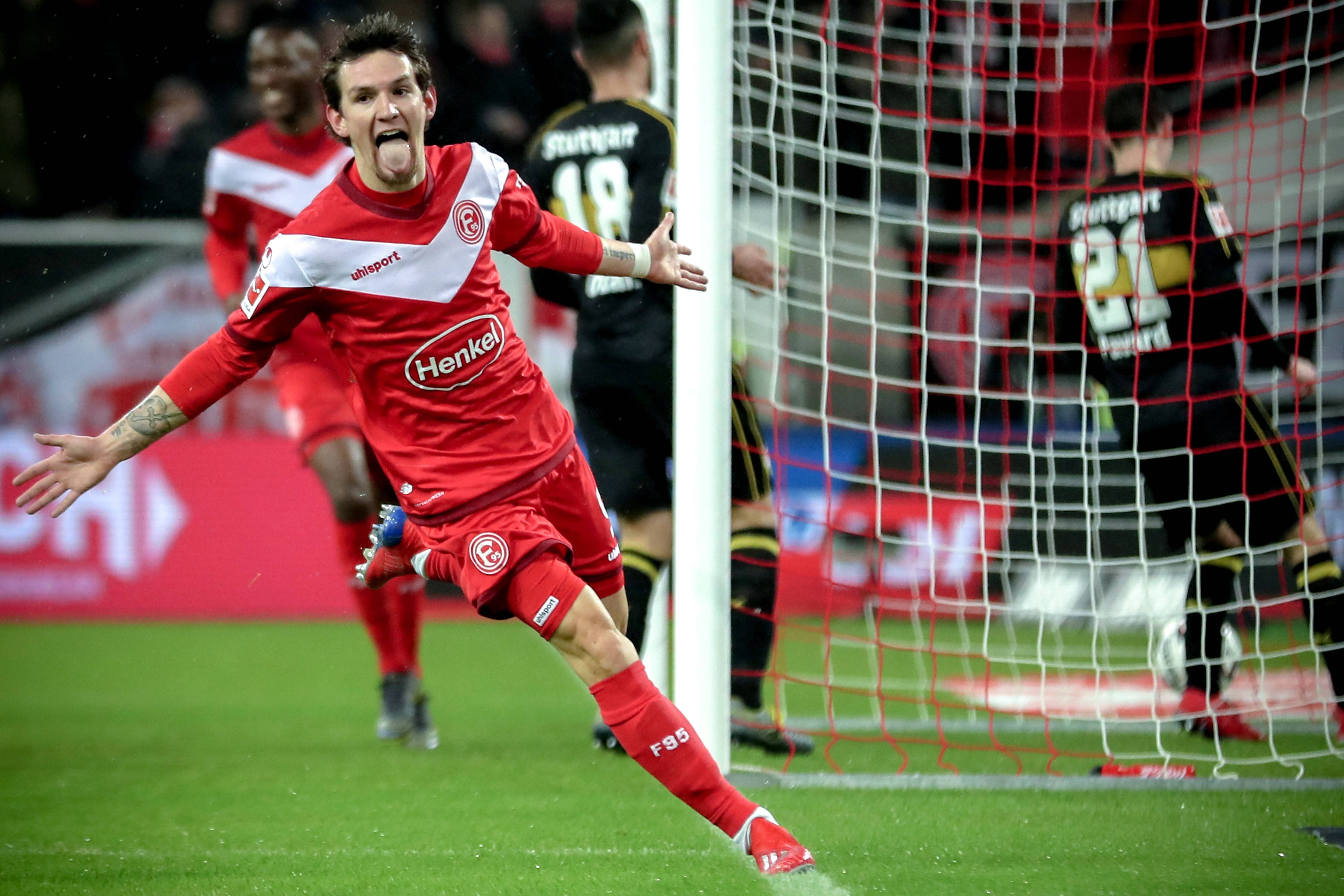 勒沃库森在客场战胜沙尔克04队 勒沃库森在客场战胜沙尔克04队