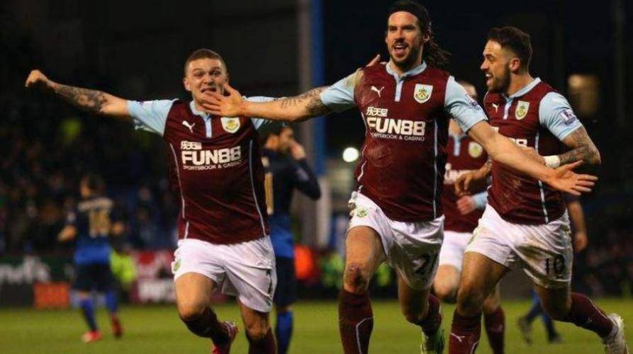 伯恩利球迷欢呼雀跃，英超逆袭引人瞩目